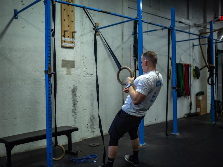 Athlete performing one of the best physical therapy exercises for posture.